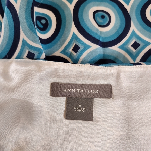 Ann Taylor 100% Silk Skirt A-line Pleated Lined Blues Geo Office Knee Length 0 - Picture 5 of 9